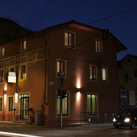 Hotel Fortyfive Chivasso Exteriör bild